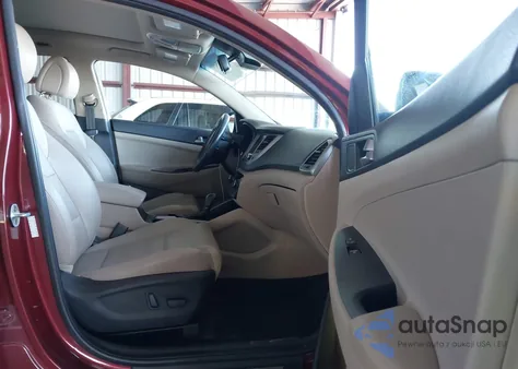 2016 Hyundai Tucson Limited z USA, uszkodzony, nr VIN KM8J33A25GU093481